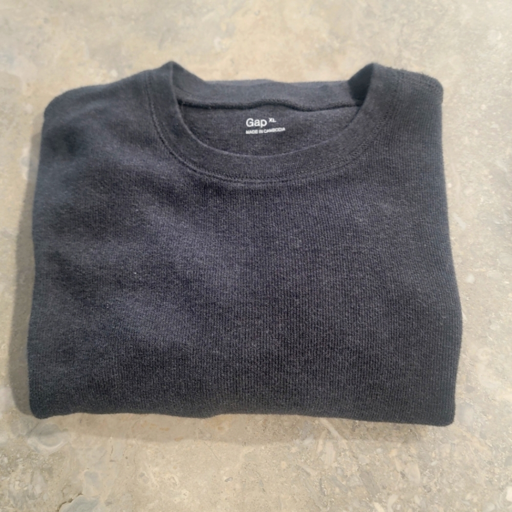 Men's XL Grey Gap Sweater. Never Worn. Lots of men's XL Bundle and make an offer